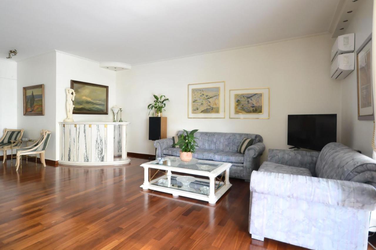 Luxury Apartment Demokratias Atenas Exterior foto